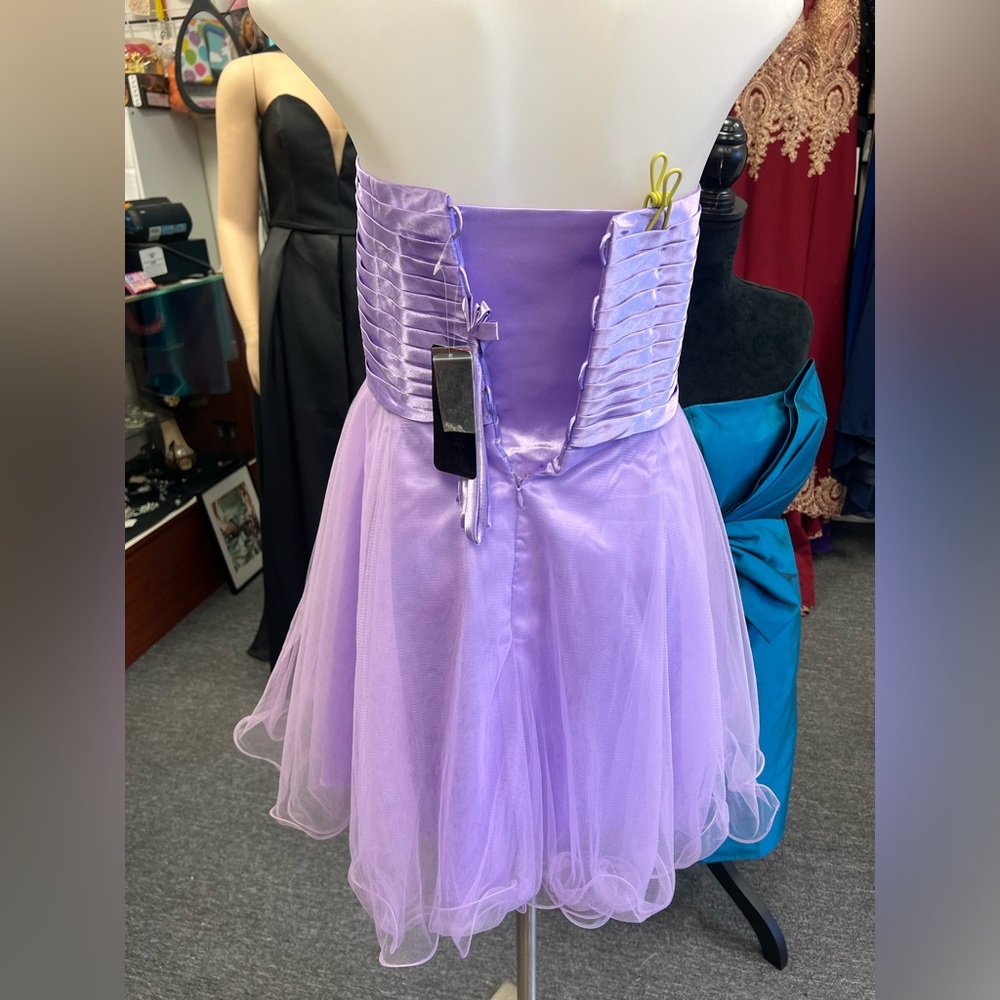 Dress - Picture 2 of 4